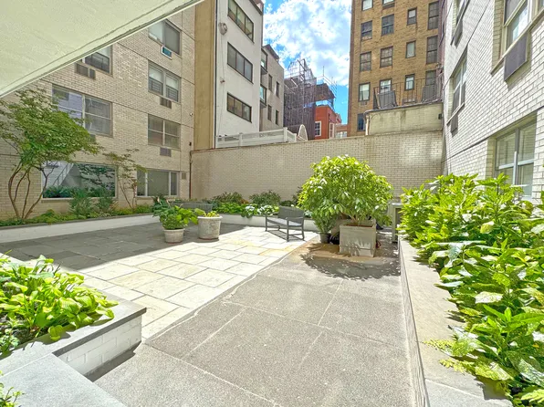 35 Sutton Place image 13 of 14