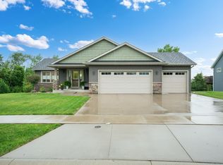 3993 Stone Point Dr NE, Rochester, MN 55906