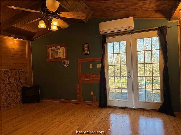 13859 FM 2155 — Photo 7