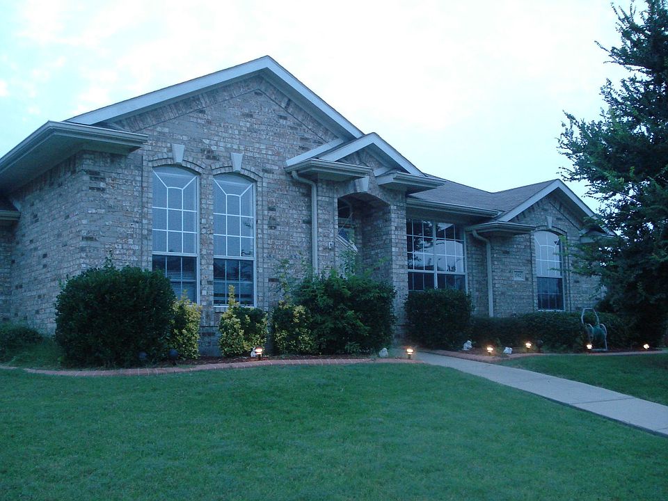1st image of 1502 Rosewood Ln