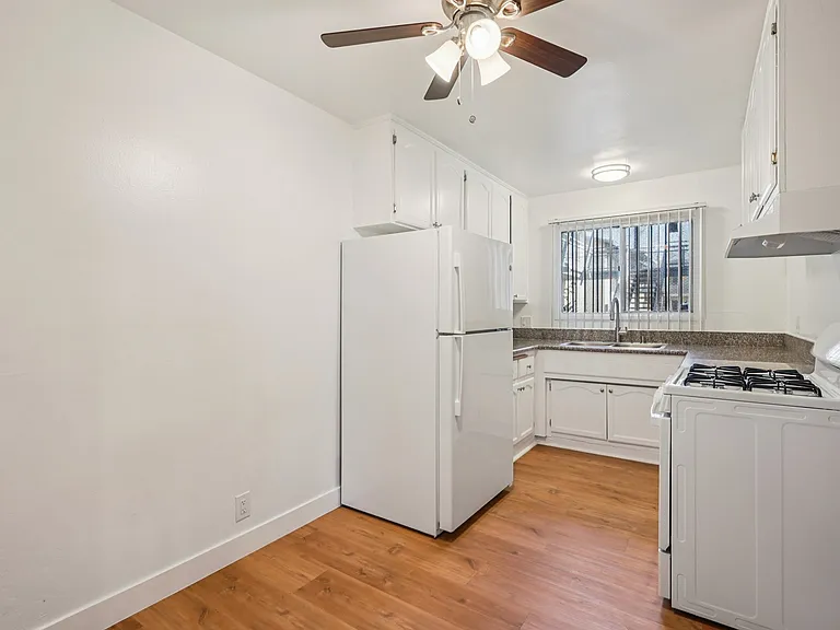 821 E Pine — Photo 23