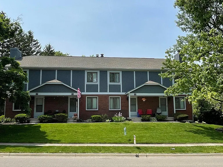 83 Corbins Mill Dr — Photo 2