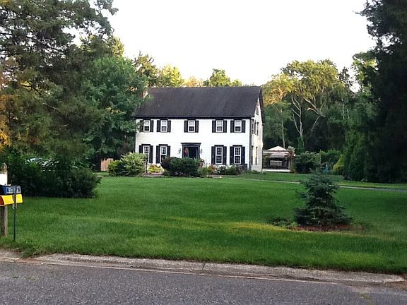 2nd image of 3435 Laurel Ct