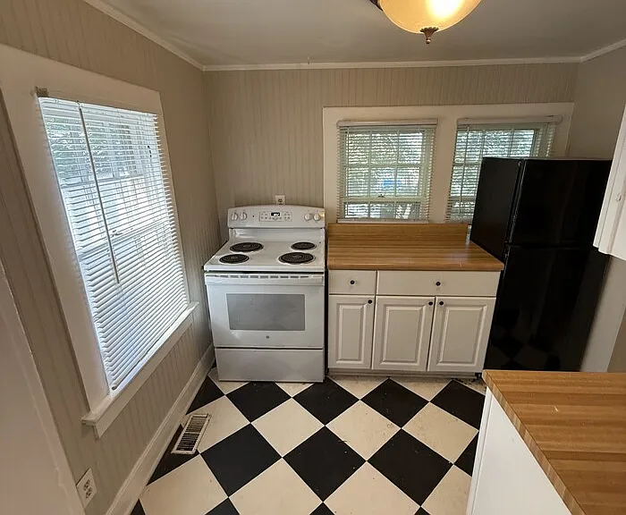 1617 Sunrise Ave #B — Photo 4