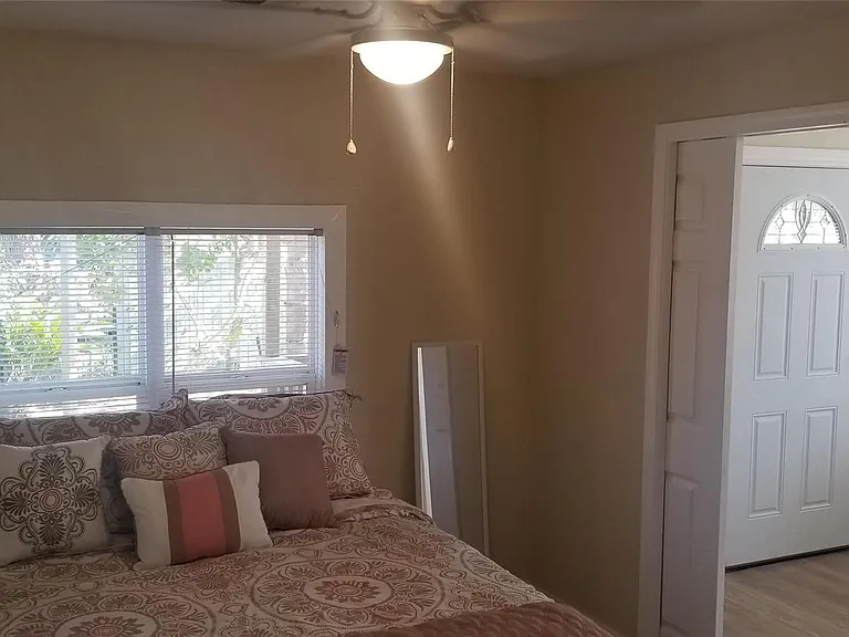 4418 Avenue P 1/2 #3 — Photo 6