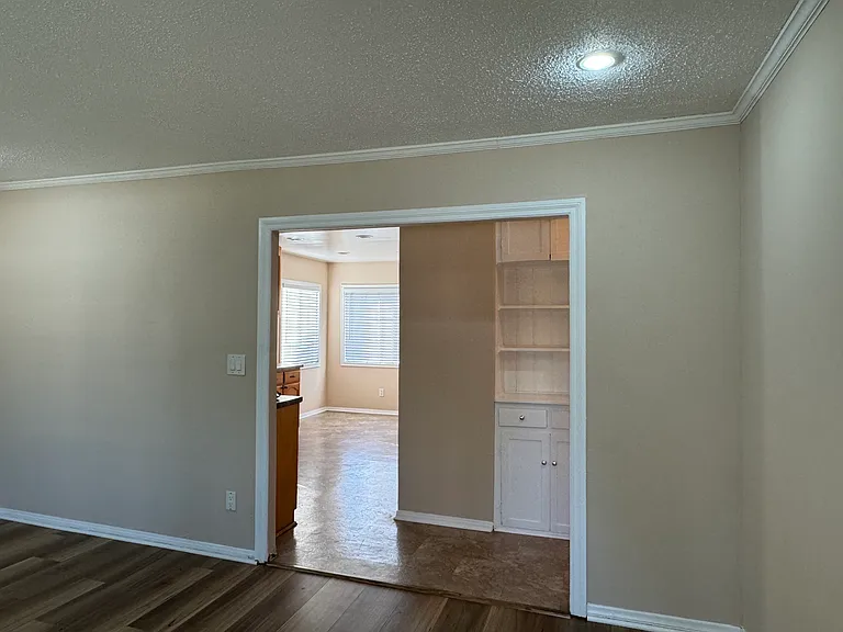 5625 W 83rd St — Photo 18