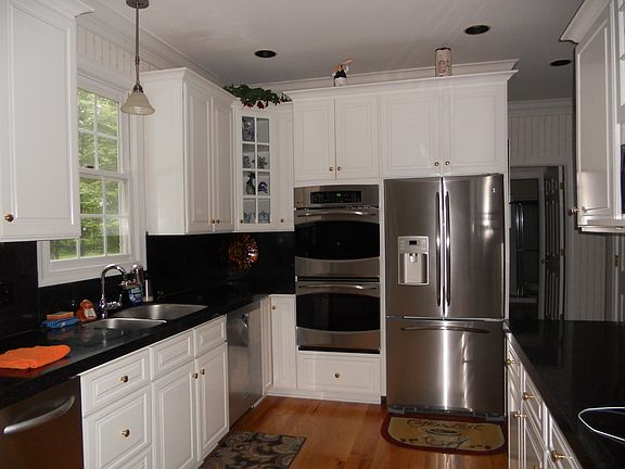 2nd image of 35722 Nightshade Ln