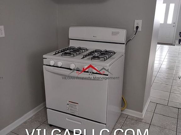 3rd image of 4834 Wegg Ave Floor 1