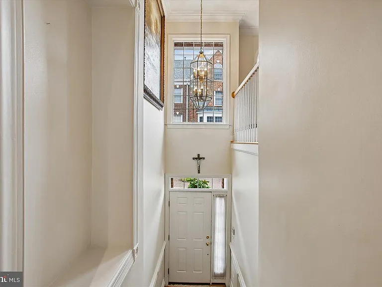 1309 McLean Crest Ct — Photo 5