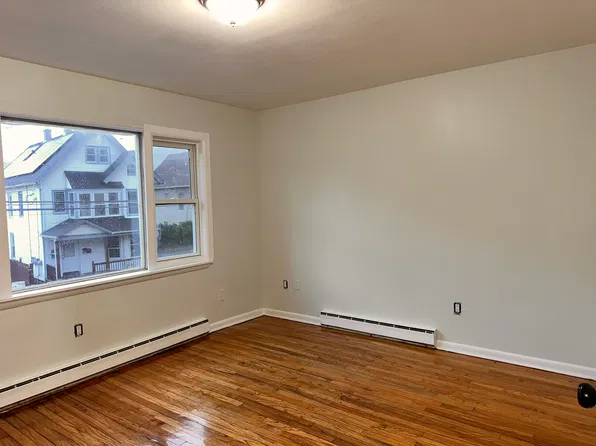 1295 E Main St #3, Waterbury, CT 06705