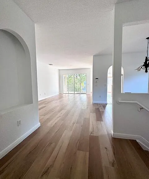 7842 Exeter Blvd E — Photo 5
