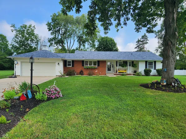 677 Brent Woods Dr, Shelbyville, IN 46176