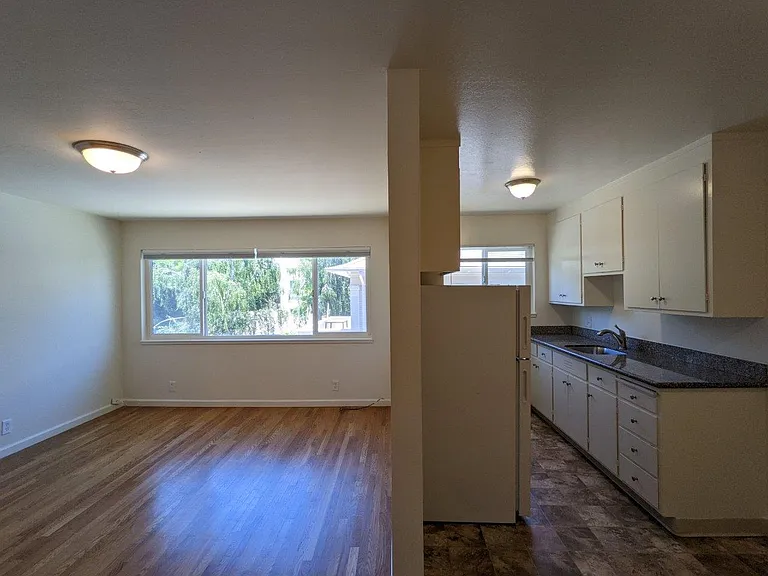 2534 Benvenue Ave — Photo 53