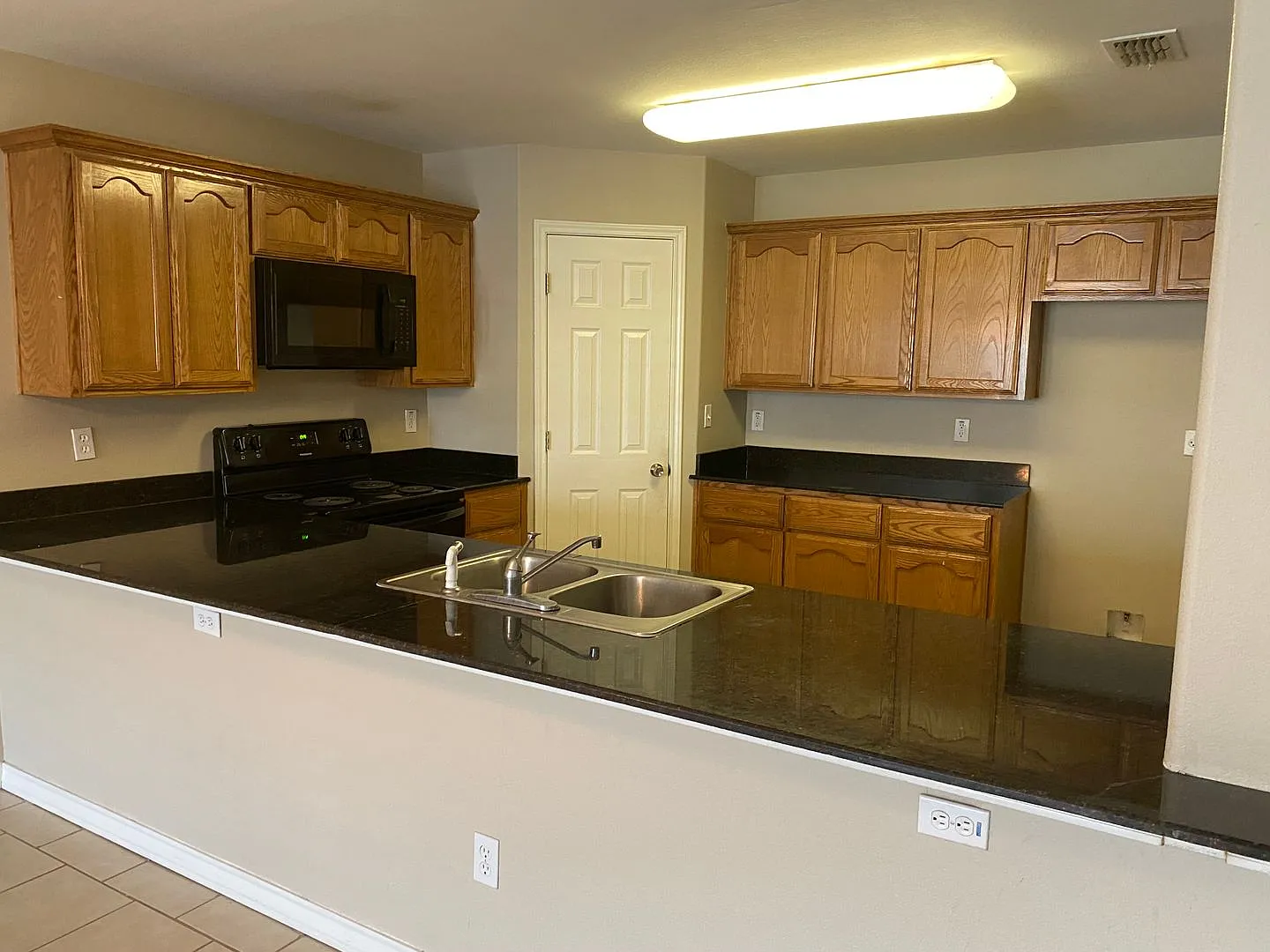 Ridgeway Townhomes, 2 bedroom, 2 baths — Photo 3