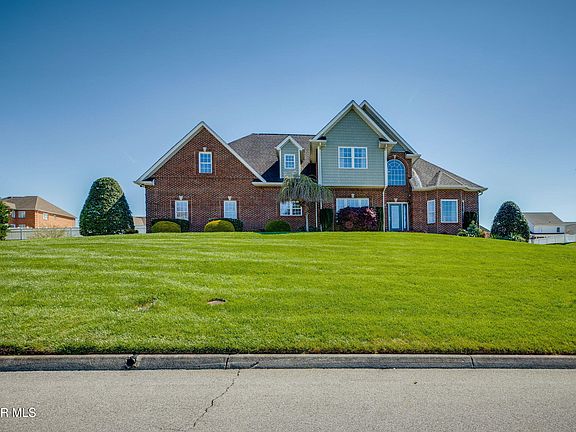2nd image of 408 Arrowhead Dr