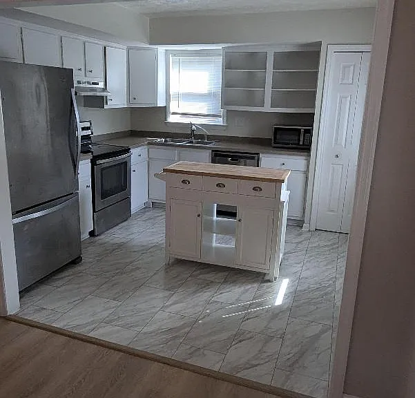 474 Woodview Dr — Photo 7