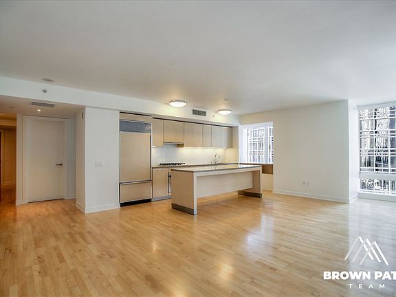 3rd image of 301 Mission St APT 7A