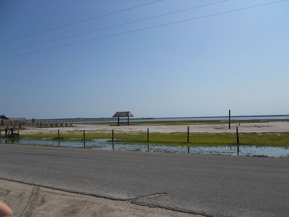 2nd image of 703 Bayshore Dr