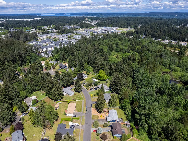 8442 Hawksridge Dr SE — Photo 35