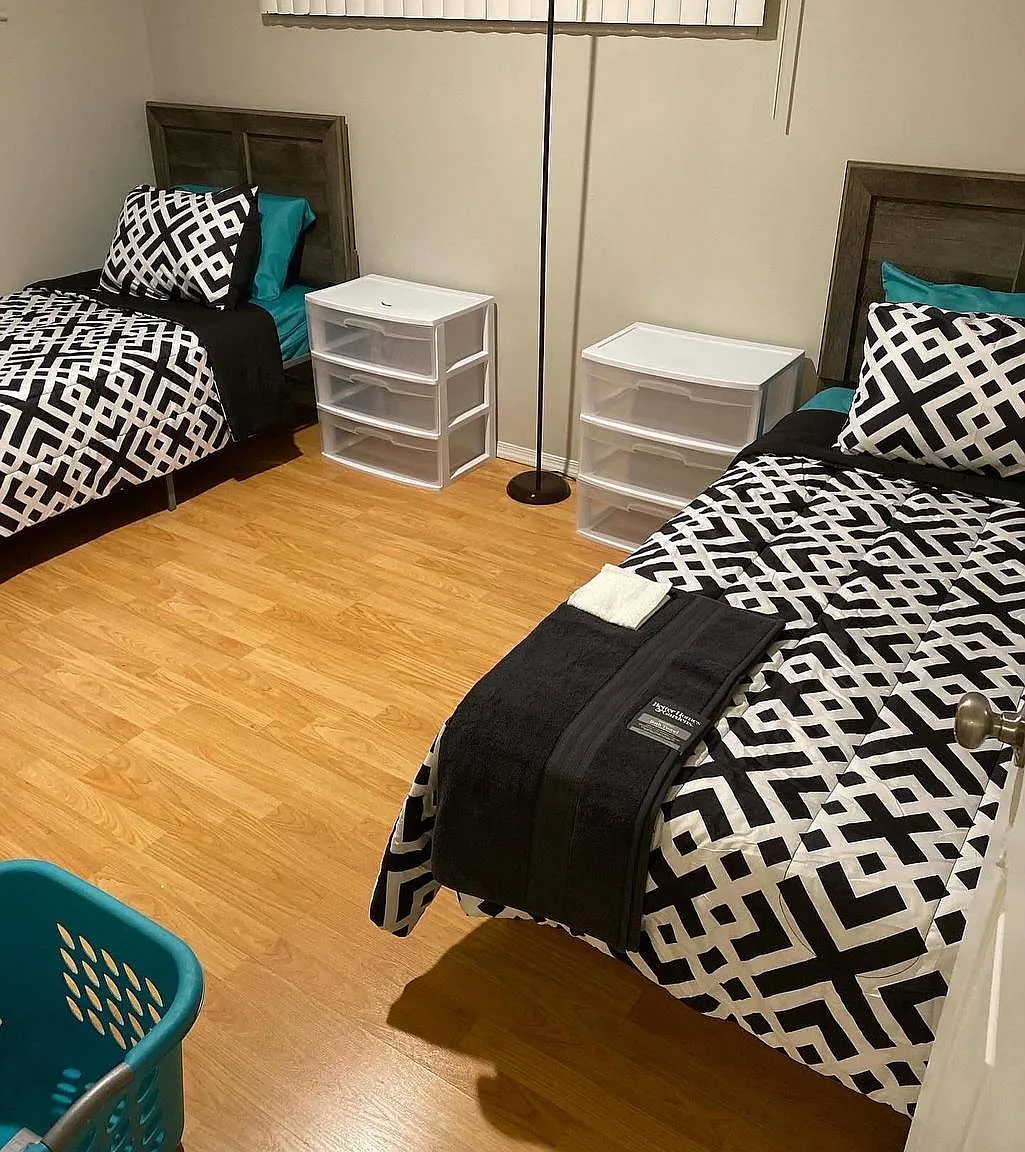 6 bed, 1546 sqft, $750 — Photo 3