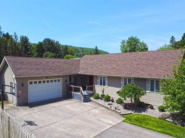 1616 Seminary St, De Ruyter, NY 13052