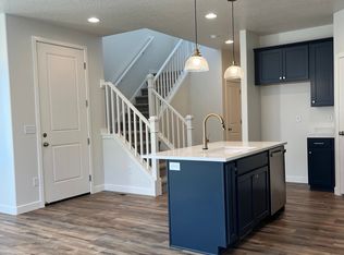 6828 S Mount Berry Rd #423, West Jordan, UT 84081