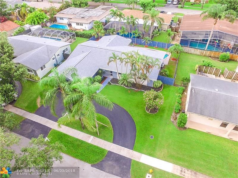 1st image of 10150 SW 50th Ct