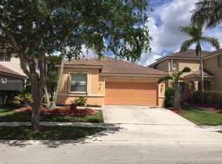 1731 Winterberry Ln, Weston, FL 33327