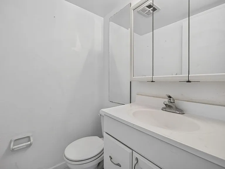 660 Tennis Club Dr #303 — Photo 7