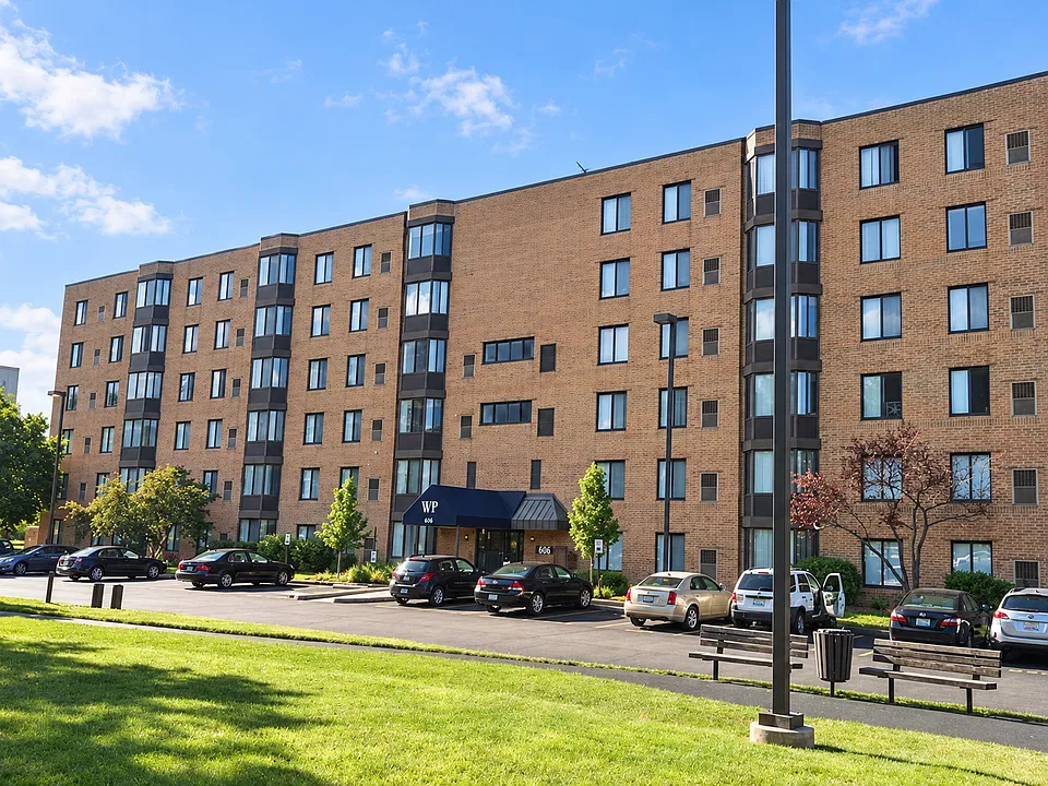 606.01 E Woodland Park Ave #302