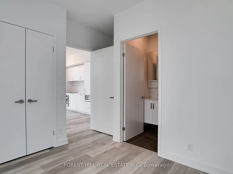 88 Queen St E #702 — Photo 17