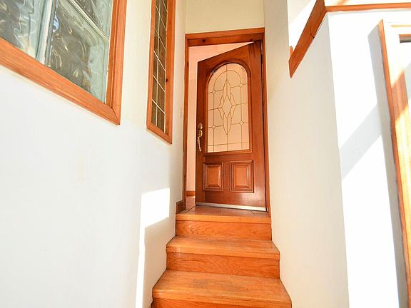2nd image of 3055 N Clybourn Ave APT 1