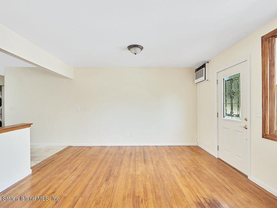 1st image of 11 Duncan St Floor 2