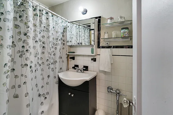 Rented by Compass | media 4