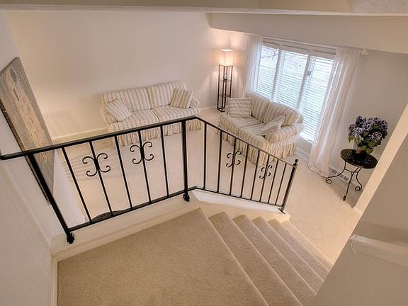3rd image of 307 Marian Ave