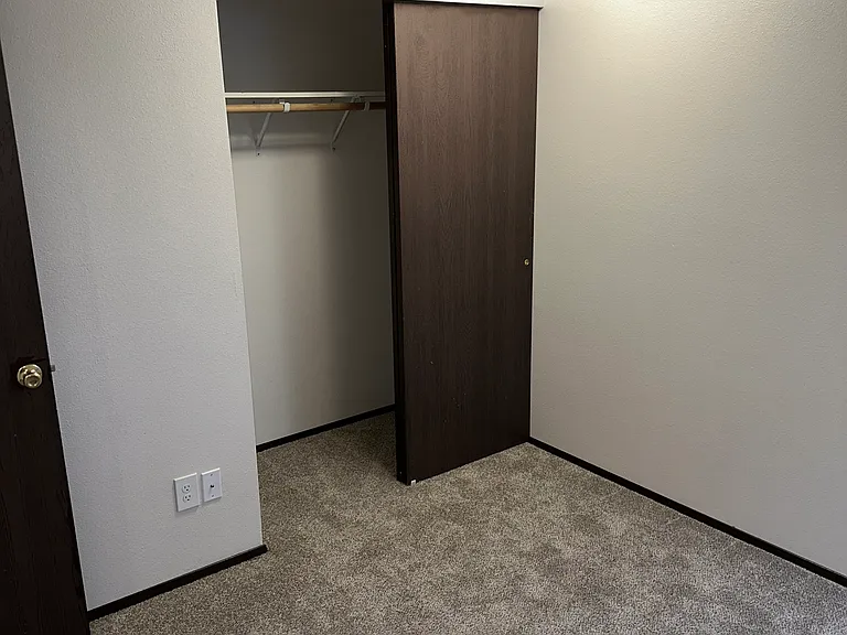Hidden Lake Apartments — Photo 24