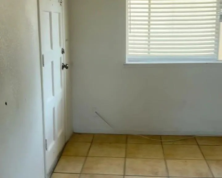 475 N Manila Ave #201 — Photo 4
