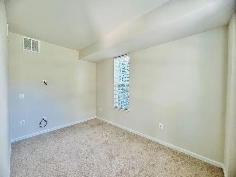 18374 Reaper Hill Ct — Photo 15