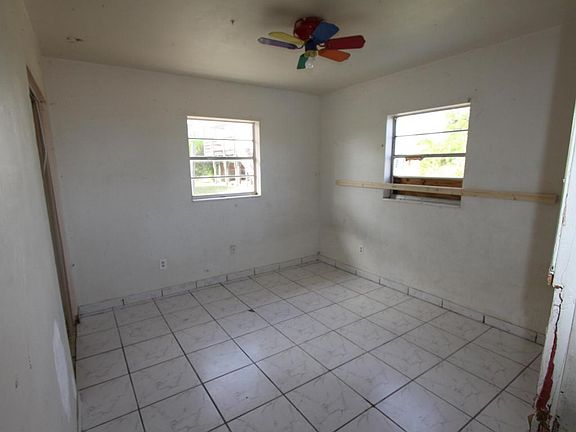3rd image of 3114 Avenue S