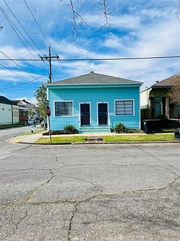 1st image of 700 Valence St