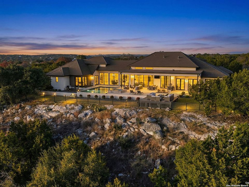 1st image of 121 Greystone Pt