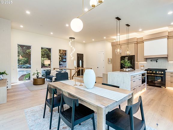 4th image of 5685 Barefoot Ln