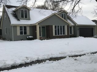 511 Harvey Ave, Grayslake, IL