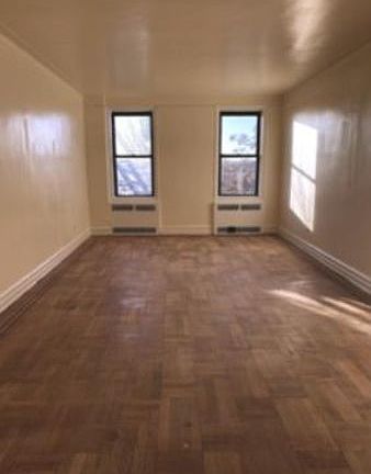 4th image of 150 E 18th St APT 5B