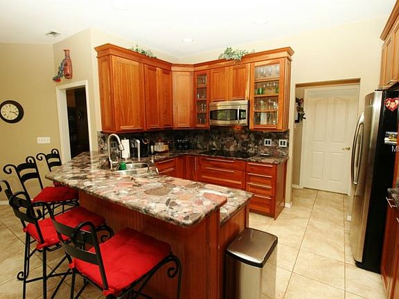 3rd image of 1815 Sandy Knoll Cir S