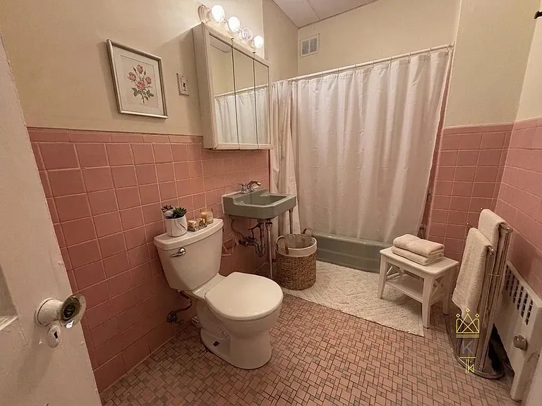 126 Babcock St #7 — Photo 4