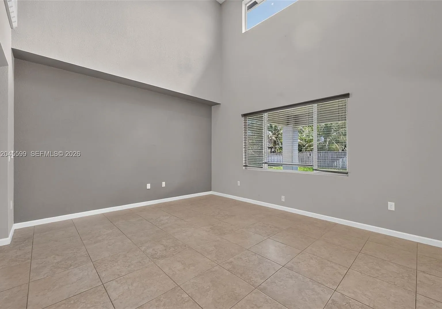 5 bed, 3116 sqft, $4,850 — Photo 3
