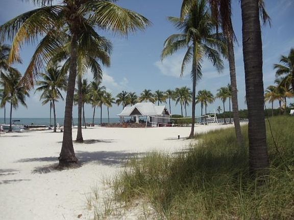 4th image of 2600 Overseas Hwy #2