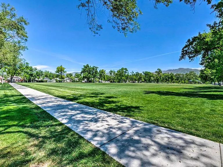 2324 S Green St #U3 — Photo 30
