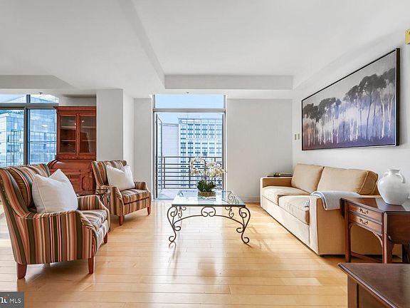 2nd image of 675 President St Unit 2702